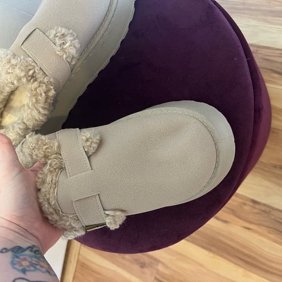 House slippers - Picture 2 of 5